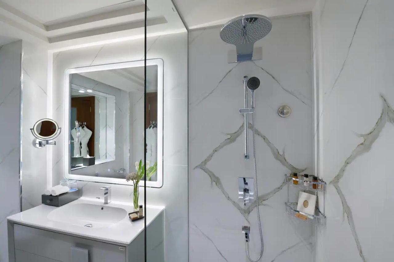 Appartamento con 2 Camere da Letto e Vista Mare