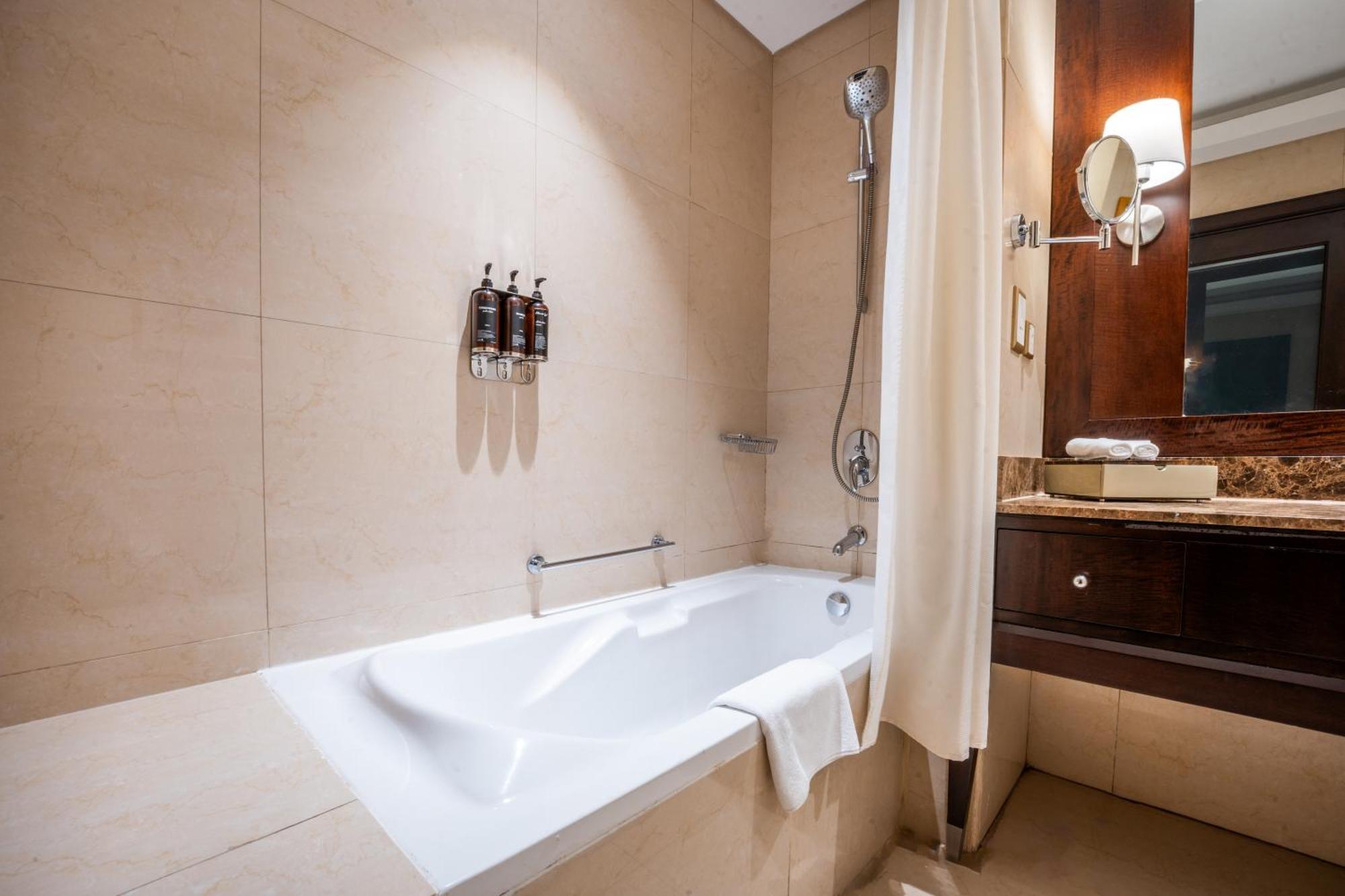 Executive Grand Deluxe King Room