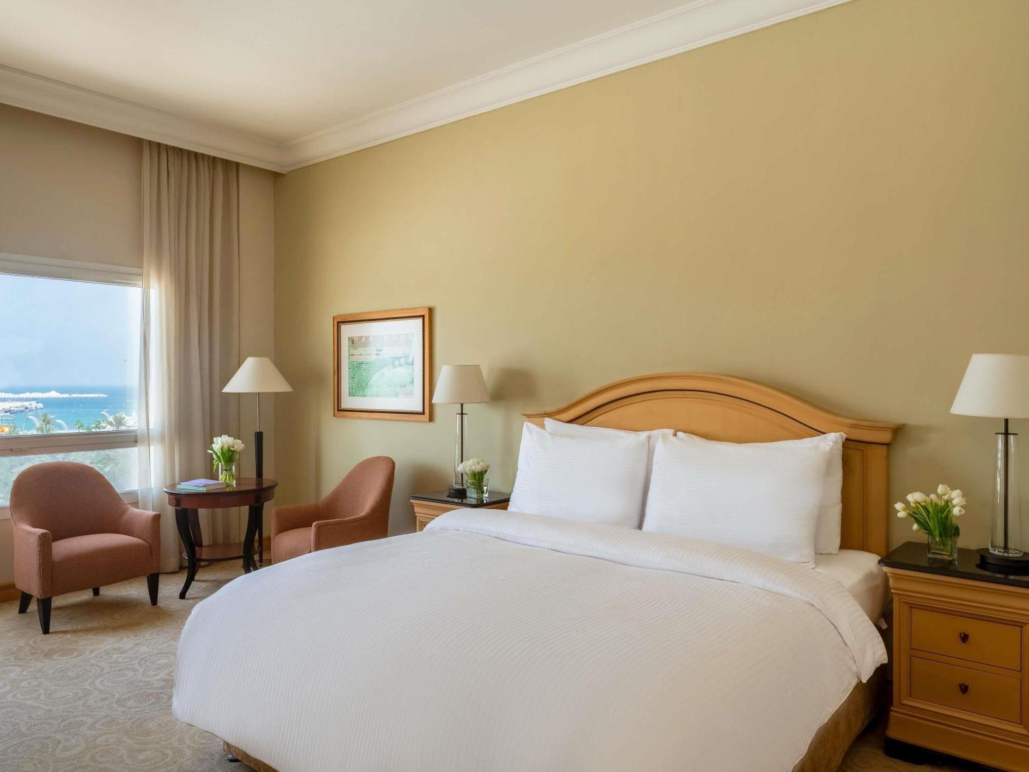 Deluxe Room 1 King Bed