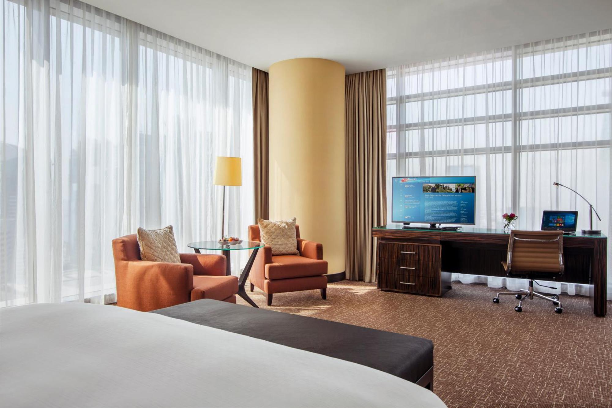 Spacious Room Lounge Access King Bed Beach Access Passes,577651650:JPEG